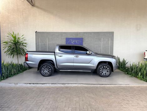 Mitsubishi Triton HPE-S 2.4 CD 4x4 TB Diesel Aut.
