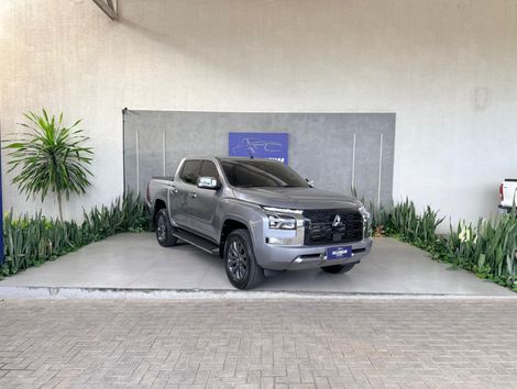 Mitsubishi Triton HPE-S 2.4 CD 4x4 TB Diesel Aut.