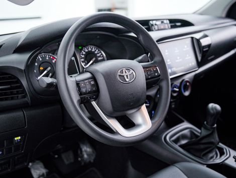 Toyota Hilux CD 4x4 2.8 Diesel Mec.