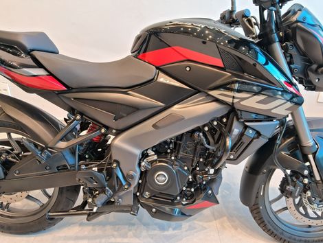 BAJAJ DOMINAR 200