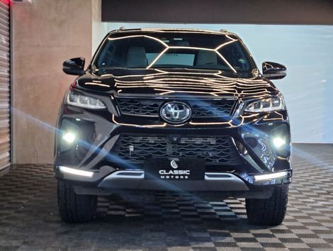 Toyota Hilux SW4 Diamond 2.8 TB 4x4 Die. Aut.