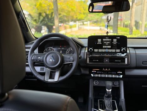 Mitsubishi Triton Katana 2.4 CD 4x4 TB Diesel Aut.