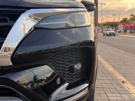 Toyota Hilux CD SRX 4x4 2.8 TDI 16V Diesel Aut.