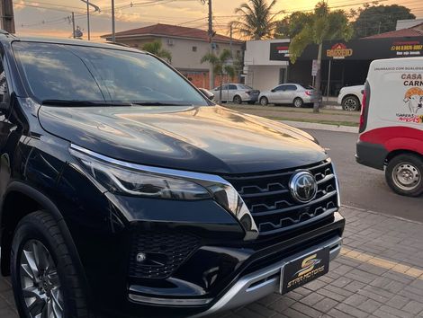 Toyota Hilux CD SRX 4x4 2.8 TDI 16V Diesel Aut.