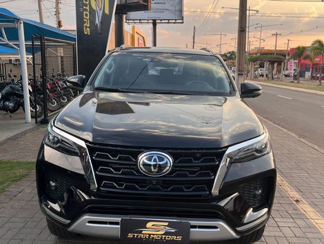 Toyota Hilux CD SRX 4x4 2.8 TDI 16V Diesel Aut.