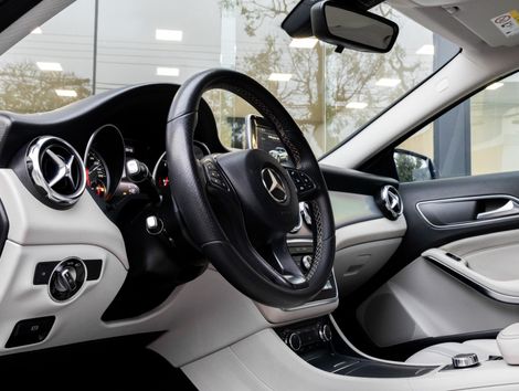Mercedes GLA-200 Advance 1.6/1.6 TB 16V Flex Aut.