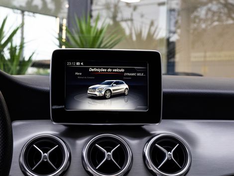 Mercedes GLA-200 Advance 1.6/1.6 TB 16V Flex Aut.