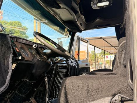 MERCEDES-BENZ L-1618 3-Eixos 2p (diesel)