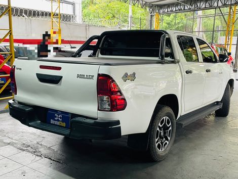 Toyota Hilux CD 4x4 2.8 Diesel Mec.