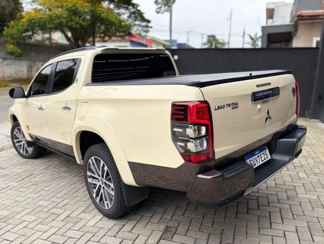 Mitsubishi Triton HPE-S 2.4 CD 4x4 TB Diesel Aut.