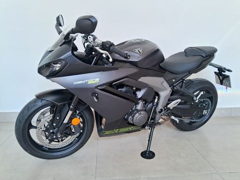 TRIUMPH DAYTONA 660