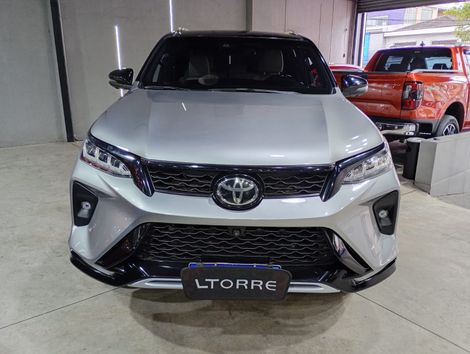 Toyota Hilux SW4 Diamond 2.8 TB 4x4 Die. Aut.