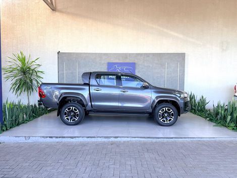 Toyota Hilux CD SRX Plus 4x4 2.8 TDI Die. Aut.