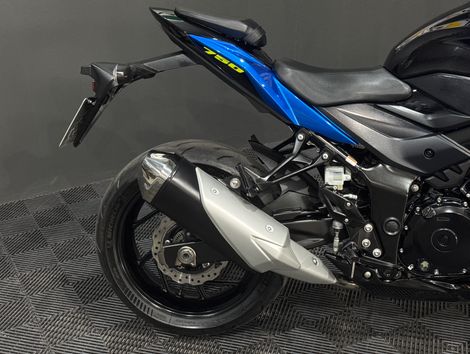 SUZUKI GSX-S 750