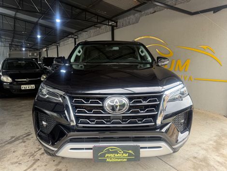 Toyota Hilux SW4 SRX 4x4 2.8 TDI 16V Dies. Aut.