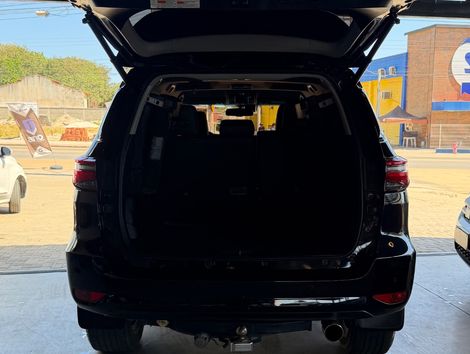 Toyota Hilux SW4 SRX 4x4 2.8 TDI 16V Dies. Aut.