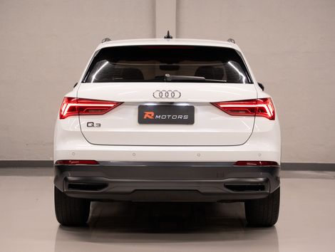 Audi Q3 Black Ed. 1.4 TFSI Flex/Black S-tron.