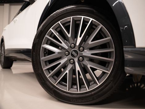 Audi Q3 Black Ed. 1.4 TFSI Flex/Black S-tron.