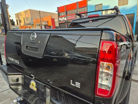 Nissan Frontier LE CD 4x4 2.5 TB Diesel Aut.