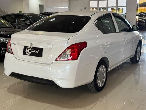 Nissan VERSA 1.0 12V FlexStart 4p Mec.
