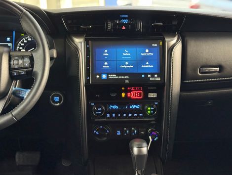 Toyota Hilux SW4 SRX Plat. 4x4 2.8 TB Die. Aut.