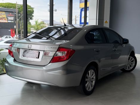 Honda Civic Sedan LXS 1.8/1.8 Flex 16V Aut. 4p