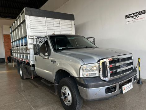 FORD F-4000 TURBO CUMMINS 4x4 2p (diesel)