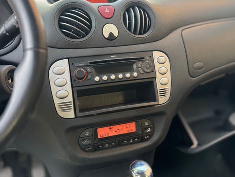 Citroën C3 GLX 1.4/ GLX Sonora 1.4 Flex 8V 5p