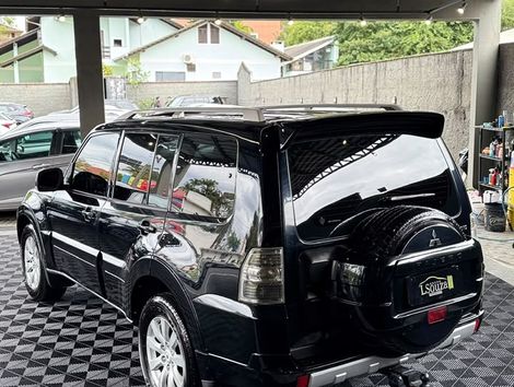 Mitsubishi Pajero HPE Full 3.2 4x4 T.I.Dies. 5p Aut