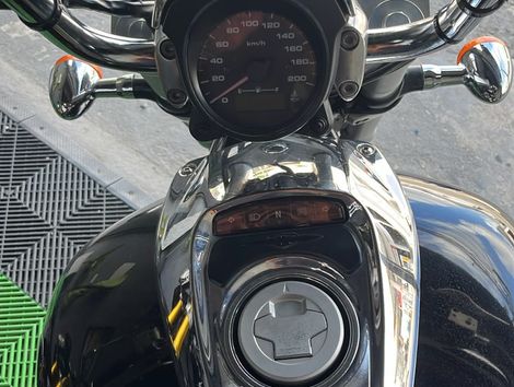 SUZUKI BOULEVARD M800