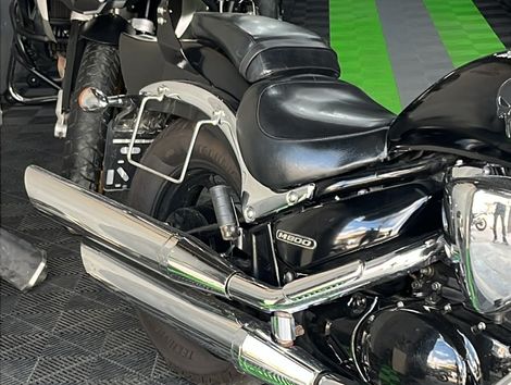 SUZUKI BOULEVARD M800
