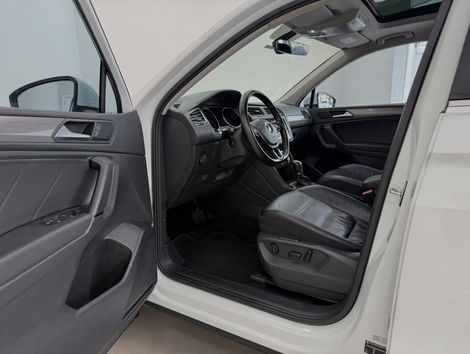 VolksWagen TIGUAN Allspac Comf 250 TSI 1.4 Flex