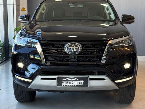 Toyota Hilux SW4 SRX 4x4 2.8 TDI 16V Dies. Aut.