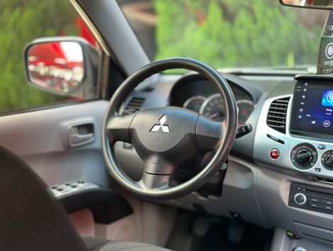 Mitsubishi L200 Triton HLS 2.4 Flex 16V CD Mec.
