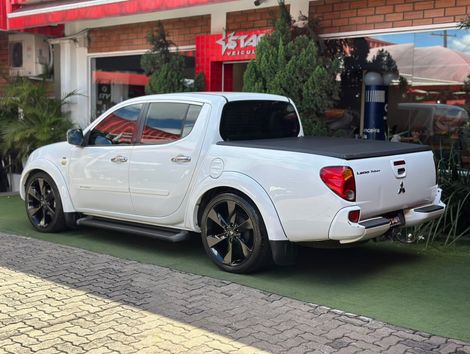 Mitsubishi L200 Triton HLS 2.4 Flex 16V CD Mec.