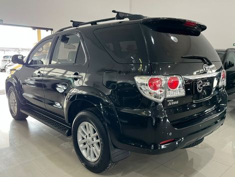Toyota Hilux SW4 SRV D4-D 4x4 3.0 TDI Dies. Aut