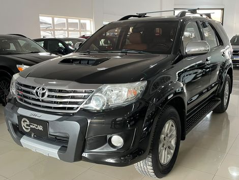 Toyota Hilux SW4 SRV D4-D 4x4 3.0 TDI Dies. Aut