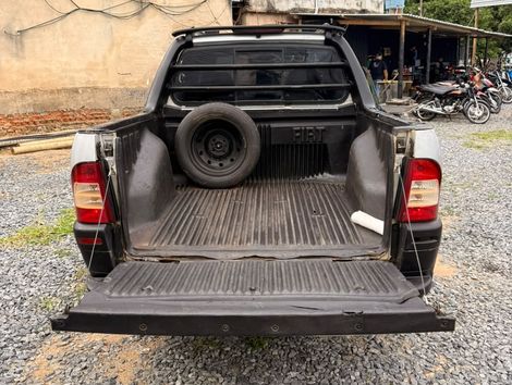 Fiat Strada Trekking 1.8 mpi Flex 8V CE