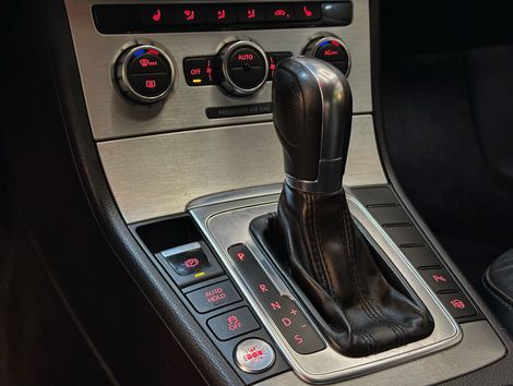 VolksWagen Passat TB 2.0 FSI/TSI 211cv Tiptronic 4p