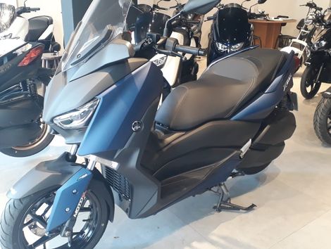 YAMAHA XMAX