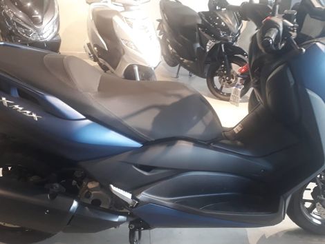 YAMAHA XMAX