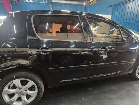 Peugeot 307 Presence 2.0 Flex 16V 5p Aut.