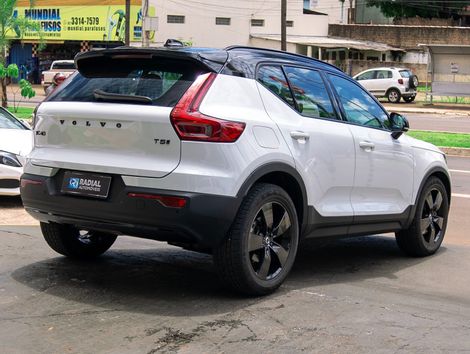 Volvo XC 40 T-5 MOMENTUM 2.0 252cv AWD