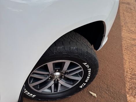 Toyota Hilux CD SRV 4x2 2.7 Flex 16V Aut.