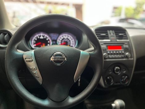 Nissan VERSA SV 1.6 16V FlexStart 4p Aut.