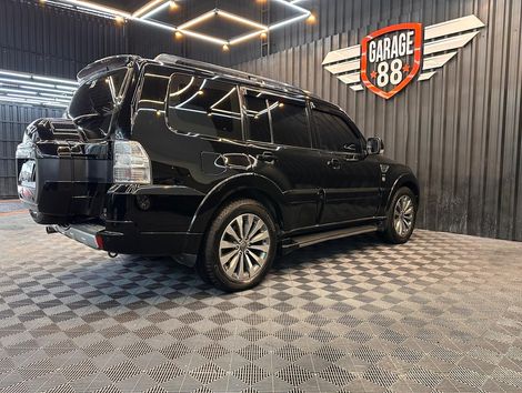 Mitsubishi Pajero HPE Full 3.2 4x4 T.I.Dies. 5p Aut