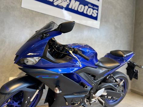 YAMAHA YZF R-3 321/ABS