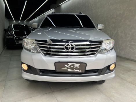 Toyota Hilux SW4 SR 4x2 2.7/ 2.7 Flex 16V Aut.