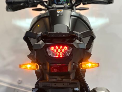 SUZUKI DL 1050 V-STROM 