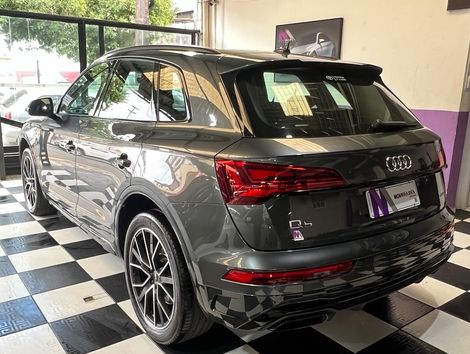 Audi Q5 S-Line Black 2.0 TFSI Quat. S-Tronic